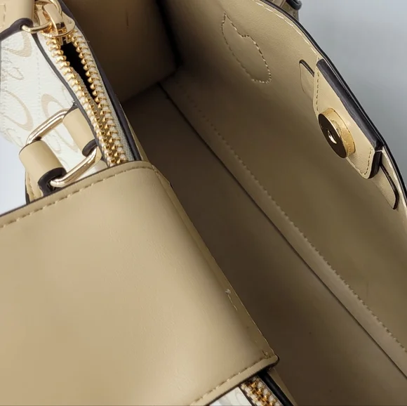 GUESS Purse Bundle - Picture 13 of 16